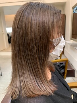 オンカラー(ON.COLOR) 大人ハイライトグレージュセミロング40代50代