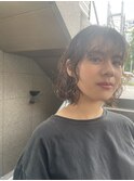 切りっぱなしボブとウェットなシアパーマ