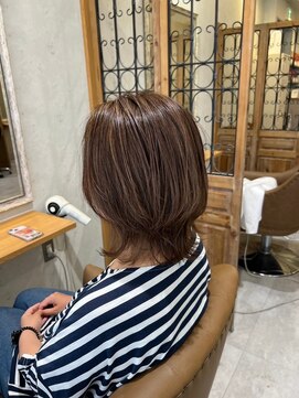 ベティバイシェーン(Betty by schon) ウルフカット/白髪ぼかしハイライト