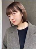 切りっぱなしボブ　ホワイトベージュ　前髪デジタルパーマ