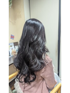 レアナ バイ ニーナ(Leana by NINA) 艶髪ロングヘア