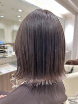 アース 天満橋店(HAIR & MAKE EARTH) 20代30代40代外ハネアッシュグレージュ肩ライン耳掛け
