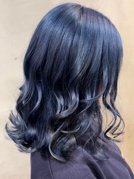 エリマバイフィフス 調布(elima by fifth) ダメージレスなブリーチカラーで作るブルーカラー