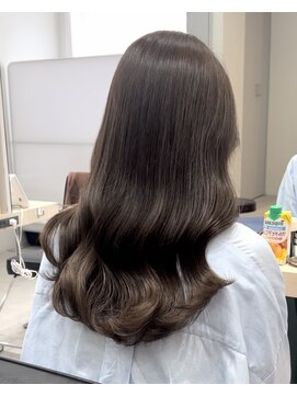 リス バイ ソヨン(Lis by SOYON) 黒髪/グレーベージュ/レイヤーロング/前髪パーマ/髪質改善