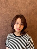 オンザベース(on the BASE) 外ハネミディアムレイヤー/ピンクブラウン/ナチュラルハイライト