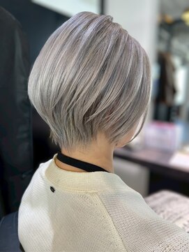 ワン バイ ジエクト(One by The Ect) 似合わせショート/細めハイライト/シルバーベージュ