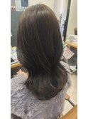 オリーブ　グレージュ