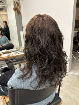 クセ毛さんのための朝楽5分セットのくるふわでラフなパーマ