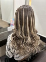 グランディールヘアデザイン(grandir hairdesign)&nbsp;ホワイトベージュメッシュ！--Yurika