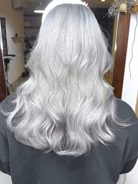 ブレイズヘアー(BLAZEhair) 【完全無彩色】ホワイト×ブリーチ4回