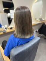 ブランチ シカ(branch.cica)&nbsp;【うる艶】柔らかカーキベージュ×切りっぱなしボブ