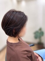 ヒビ(hibi)&nbsp;ツヤ感まとまる大人ショートボブ