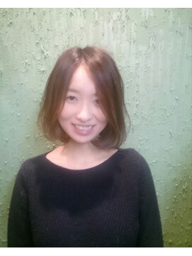 クオヴァディス(Quo VADIS) アンニュイ系ミディアムボブ