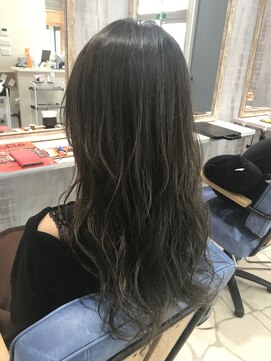 ルシール バイ アリア(Lucir by aria) ダークトーン アッシュグレー!