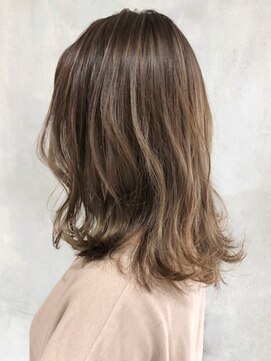 アルバム 渋谷パルコ(ALBUM) ミルクティーハイライト_外ハネボブアッシュブラウン_ba270352