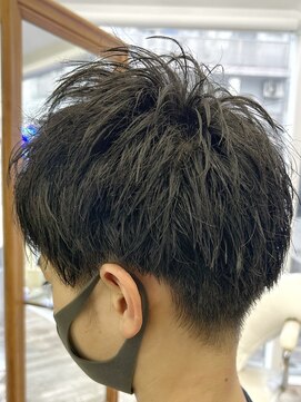 ヘッズ 本八幡店(HEADS) MEN'S HAIR  センターパート　ツイストスパイラル　コンマヘア