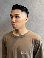 フジヤマバーバーショップ アジト(FUJIYAMA BARBER SHOP ajito) サイドパートスキンフェード【田中美旺】b1018