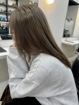 ネイビー(Navy) 寒色系くすみカラー『シアオリーブベージュ』