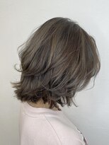 ヘアメイク コモレビ(hairmake komorebi) 【山本智文】外国人風ハイライトレイヤーボブ