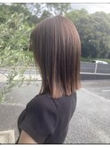 パッツンカット　オリーブカラー