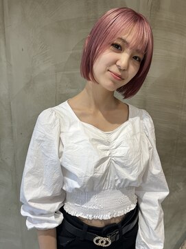 イル(ill) ピンク ボブ ダブルカラー ハイトーン 大須