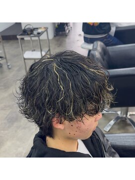 ザ クロー(THE CROW) 波巻きパーマ×ハイライト