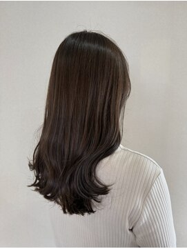 ヘアーアートミュージアム(Hair Art Museum) アッシュブラウン／パツンとミディアム