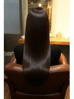 スローネ(THRONE)&nbsp;縮毛矯正で艶髪／20代30代40代／新宿／髪質改善