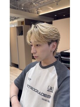 ルースト 京都四条大宮店(ROOST) フェザーショート/ブリーチ/カラー/京都/四条大宮/四条烏丸