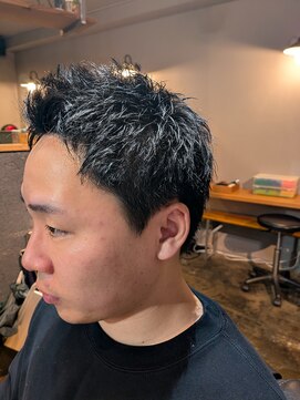 バーバーボルト(Barber Bolt) アップバングショート