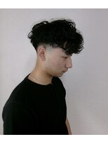 ボブ 小松(BOB)&nbsp;10代20代メンズパーマスペインカールスキンフェード海外風
