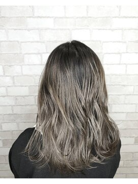 サネリ(Saneli) ブリーチ無しのグラデーションカラー