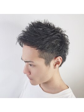 エン(eNN) さわやなアッシュベージュ×イケメンショート