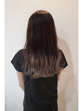 ファム バイコヒナタ(FUM by KOHINATA) 【透明感抜群!】グレージュ×グラデーションカラー