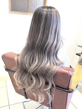 クアトログランシュ ひたちなか店(QUATRO×GranCieux) エアタッチバレイヤージュ×ホワイトシルバー