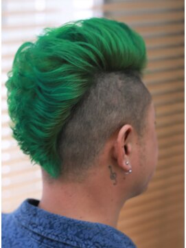 シャルティア(SHALLTIA) グリーンショート【山口県派手髪SHALLTIA】