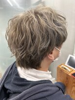 ローウェ 新百合ヶ丘(Louwe)&nbsp;ウルフカット、シルバーカラー