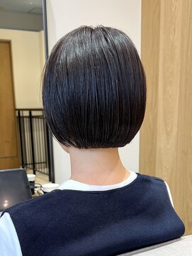 ラフ 新宿(Laff) 前下がりボブ 切りっぱなしボブ ショートボブ 縮毛矯正 髪質改善