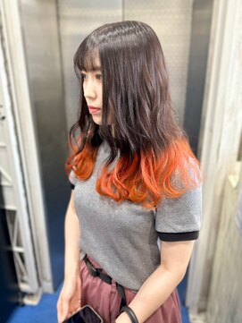 ホワイト 梅田(white) オレンジ×裾カラー