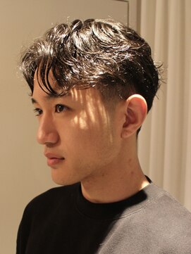 トッド(tod) 【名古屋丸の内】テーパーフェードセンターパートフェザーパーマ