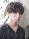 スーツ短髪ツーブロック束感モテる黒髪シークレットパーマ流行