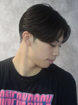 スウェルホワイト(SWELL WHITE) 曲がる縮毛矯正で作る毛流れセンターパート