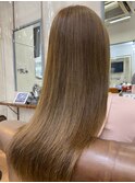 オリーブベージュ