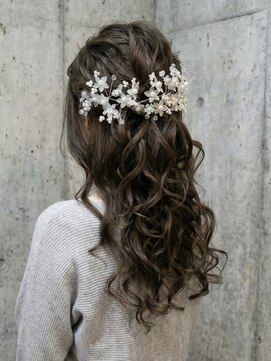 アル あびこ(aru.) 結婚式・お呼ばれに。華やかパール×編み込みハーフアップ