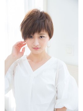 アドラーブル 万代店 (adorable) 大人アシメ×刈り上げマッシュショート×マロンベージュ