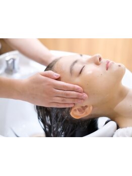 銀座エリアで希少な【小顔整頭術】導入！骨格バランスを整え、育毛促進～エイジングなどの美容効果まで◎