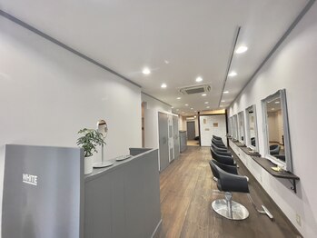 _WHITE 広島 並木店【アンダーバーホワイト】