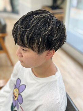 ネオリーブ クーロ メゾン 横浜(Neolive curro Maison) 筋感ハイライト×ツーブロ韓国マッシュ《メンズハイライト》