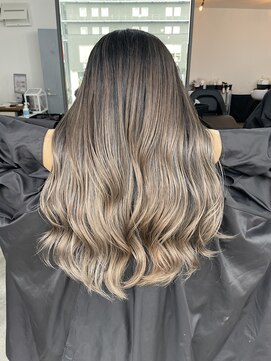 アン(Un) バレイヤージュハイライトグラデーションカラー白髪ぼかし