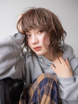 プラスヘアー(plus HAIR)の写真/"ナチュラルだけどオシャレ"透明感や垢抜け感を出すニュアンス作りが得意！マスクでも可愛く見せてくれる♪